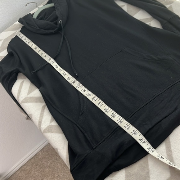 Athleta Cowl Neckline Studio‎ long sleeve top black size small - Picture 8 of 8